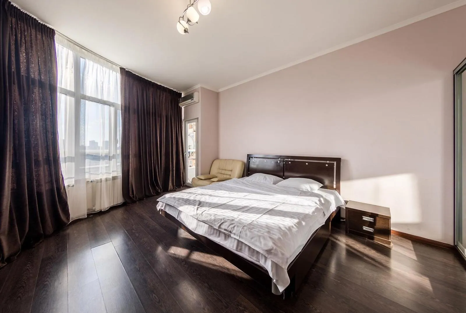 Apartment In The City Center Kiev Oekraïne
