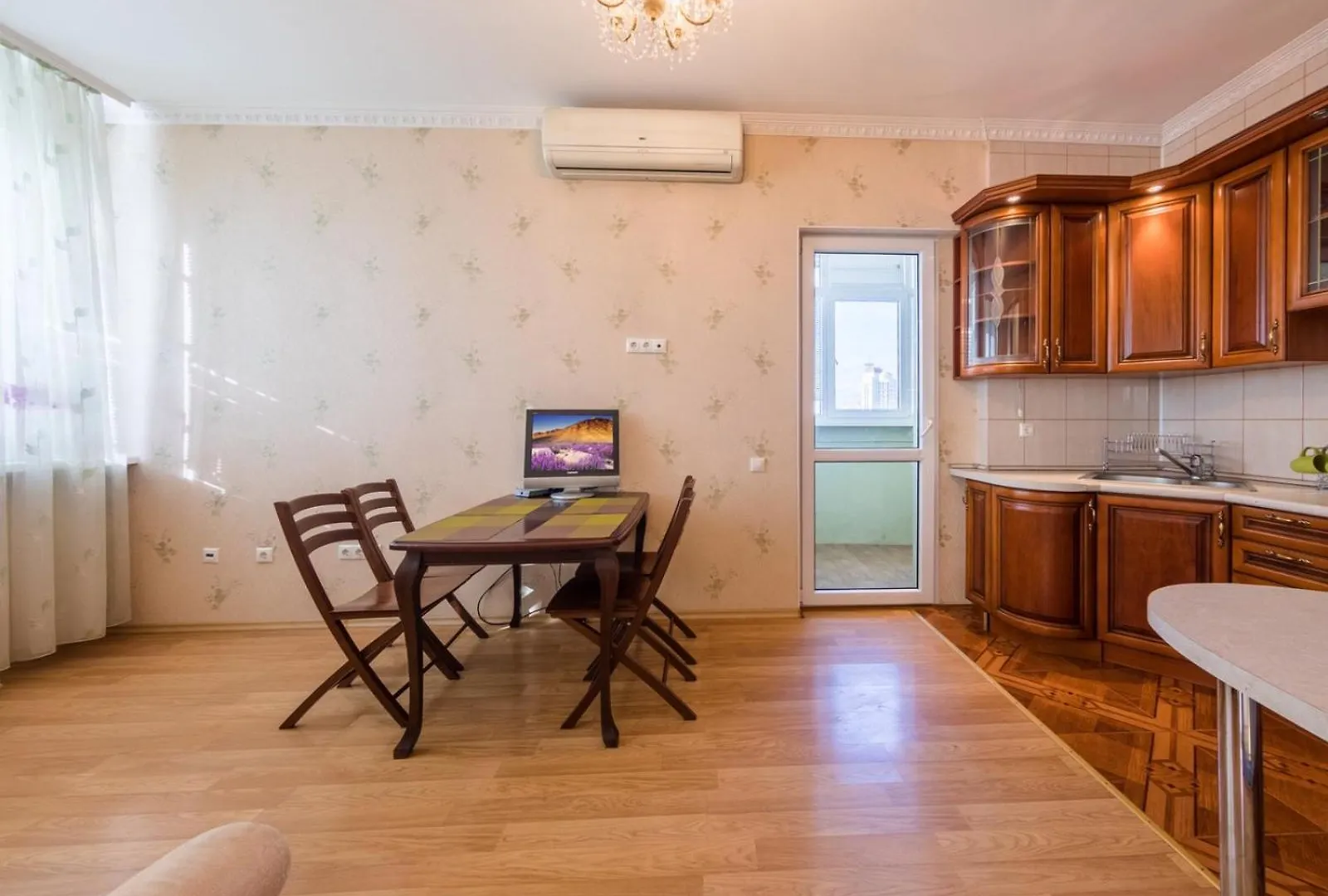 Apartment In The City Center Κίεβο