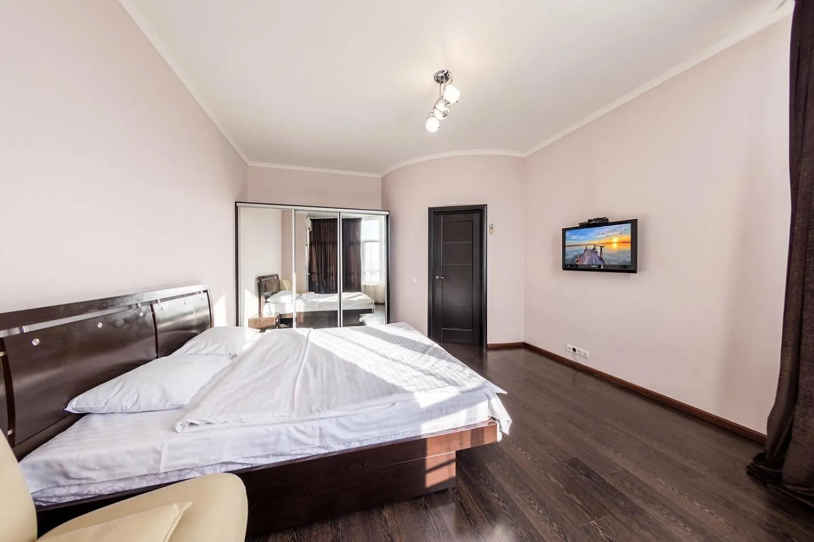 Apartment In The City Center Κίεβο