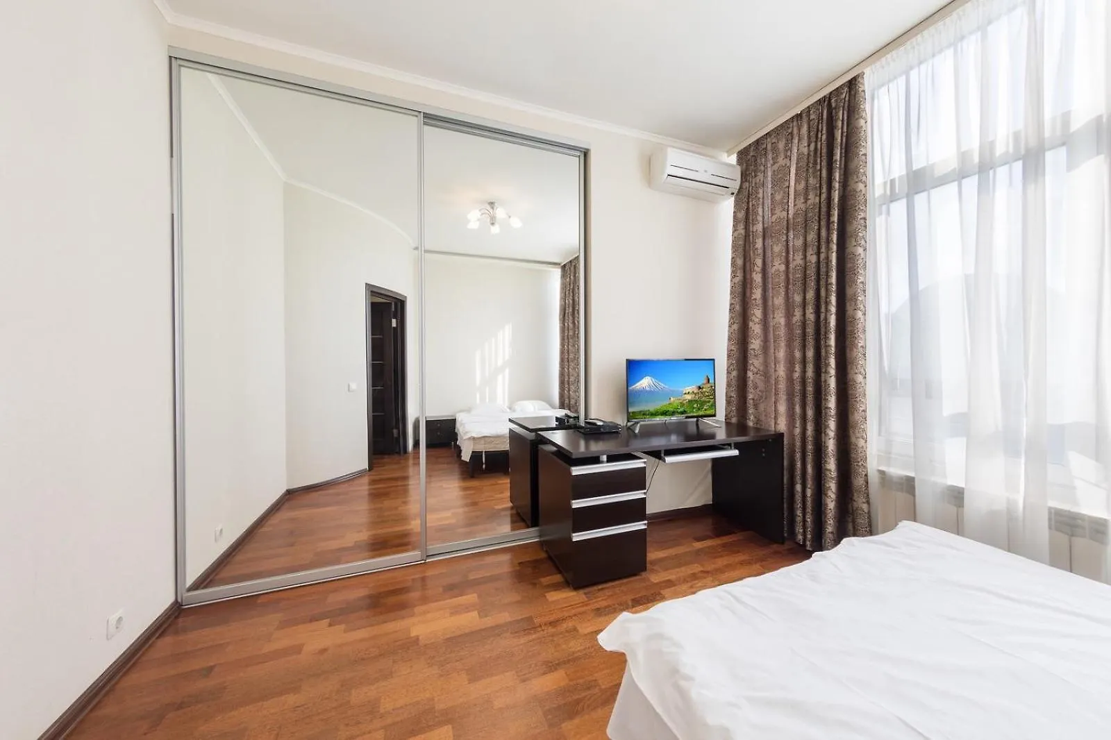 Apartment In The City Center Κίεβο