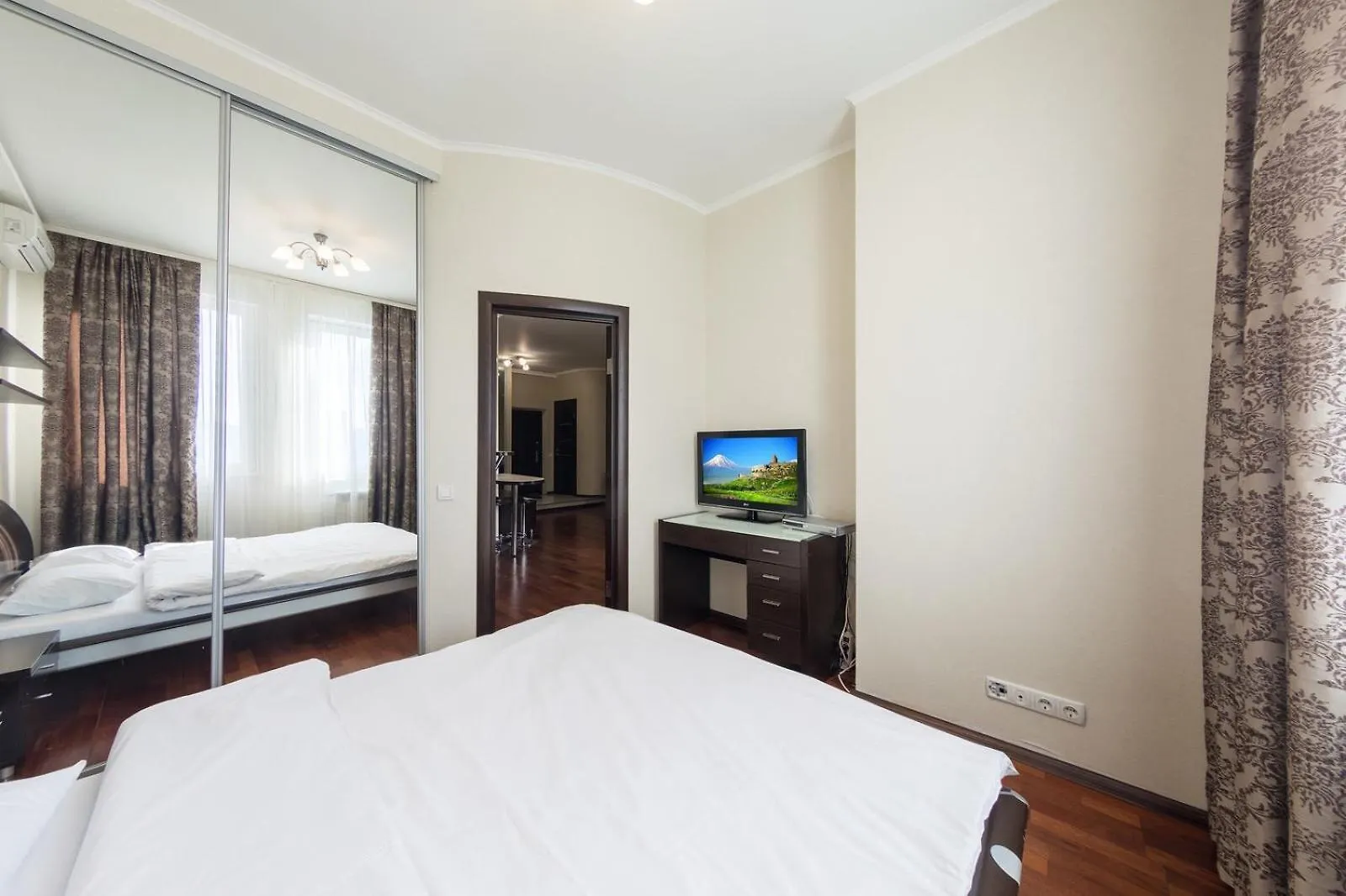 Apartment In The City Center Κίεβο